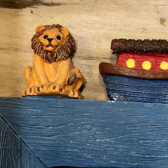 Noah’s Ark Mini Photo Frame With Lion and Bear - Picture 2 of 6